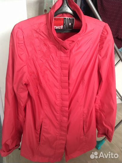 Ветровка женская