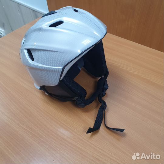 Горнолыжный шлем uvex