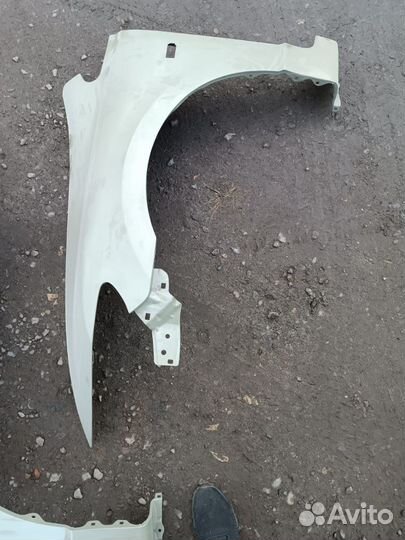 Продам крылья на Хонду Цивик 4D