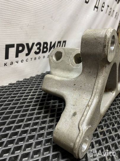 Кронштейн двигателя задний правый Volvo FH4