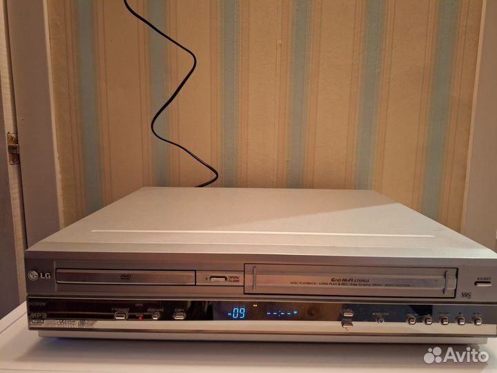 Видеомагнитофон