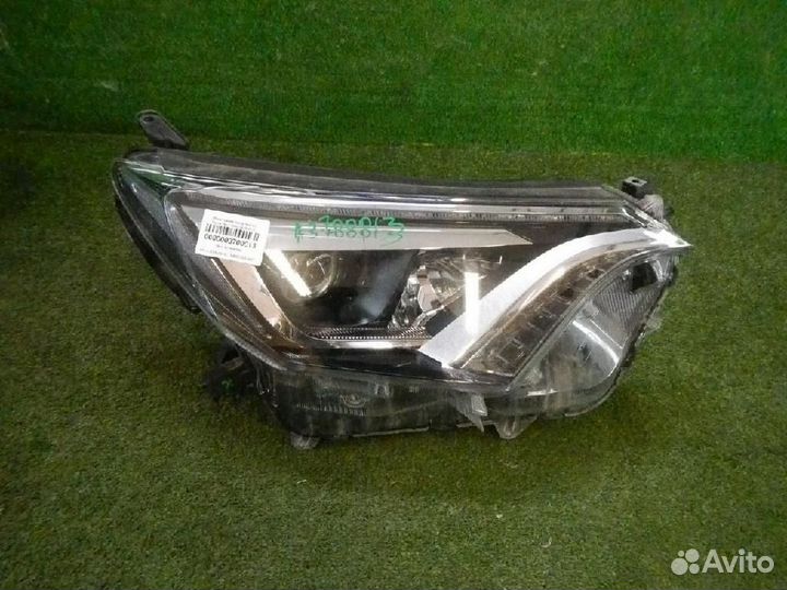 Фара правая Toyota RAV4