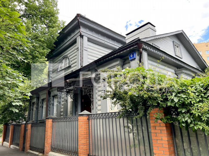 Коттедж 295 м² на участке 5 сот.