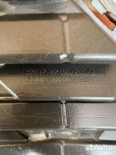 Решетка бампера Toyota Rav 4 2020г