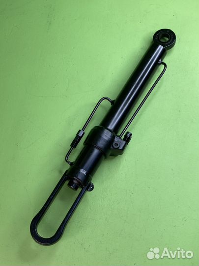 Цилиндр подъема кабины \MAN F90 M4723003