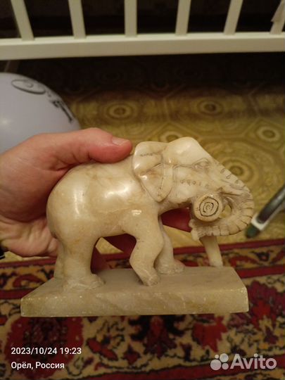 Слон мраморный