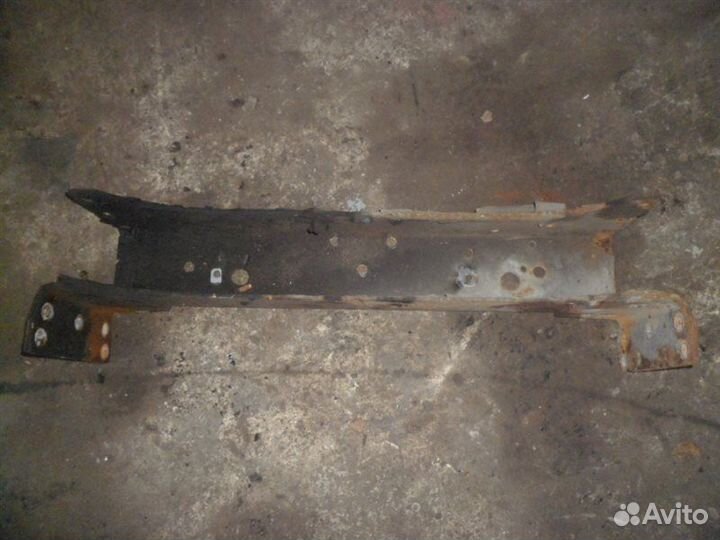 Траверса передняя Scania 113 тягач седельный