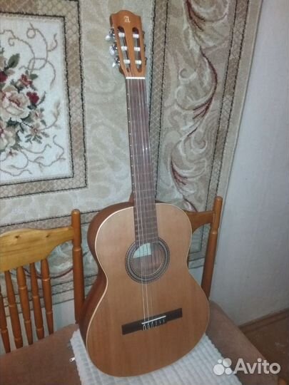 Испанская гитара Alhambra Z-Nature
