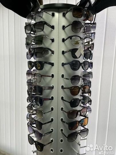 Солнцезащитные очки брендовые