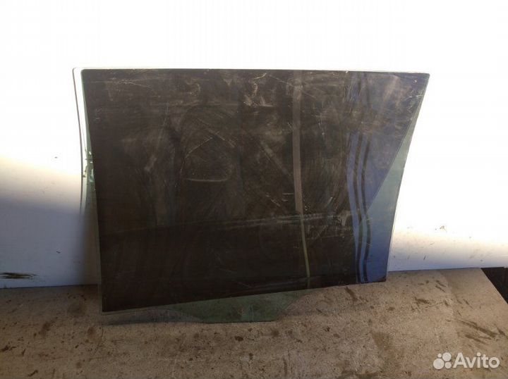 Стекло заднее правое Skoda Fabia 1 1999-2007