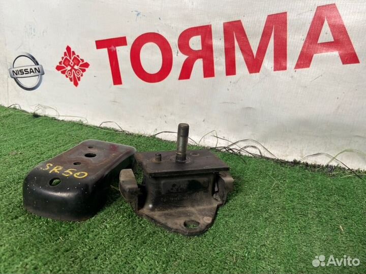 Подушка двигателя левая Toyota Hiace SR40 3S-FE