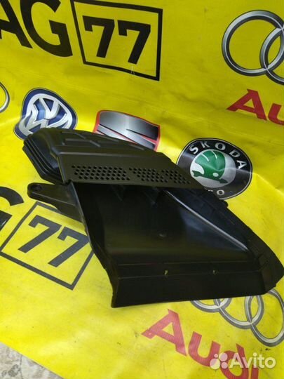 Воздухозаборник передний Audi A4 седан 2.0 cdnc