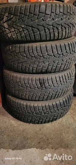 Maxxis ArcticTrekker NP3 215/60 R16