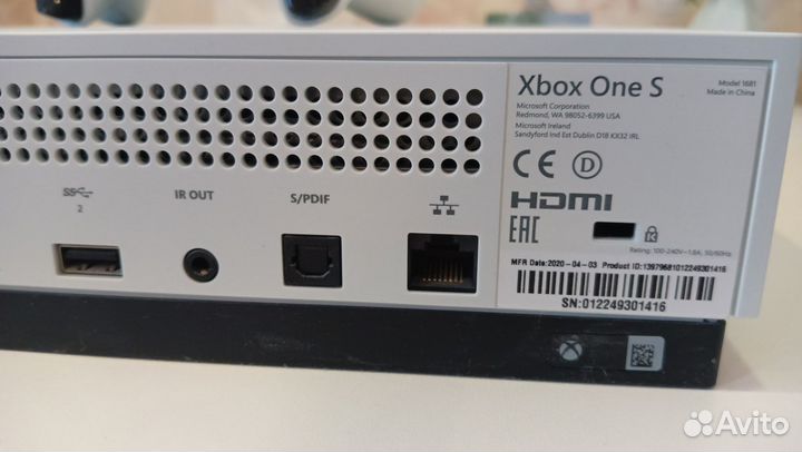 Продается консоль Xbox one S