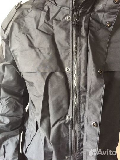 Чёрный костюм для охраны и отдыха