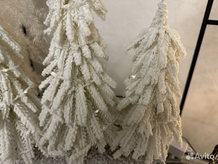 Ель искуственная заснеженная