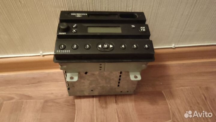 Продам магнитолу Ford Fiesta mk5 (2003 г.в.)