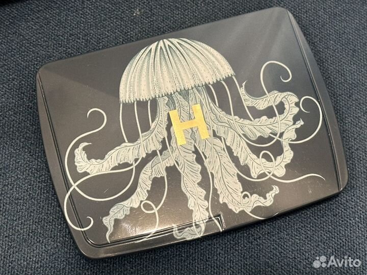 Hourglass медуза