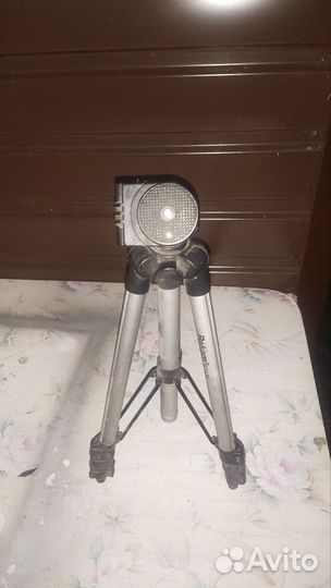 Штатив для фотоаппарата