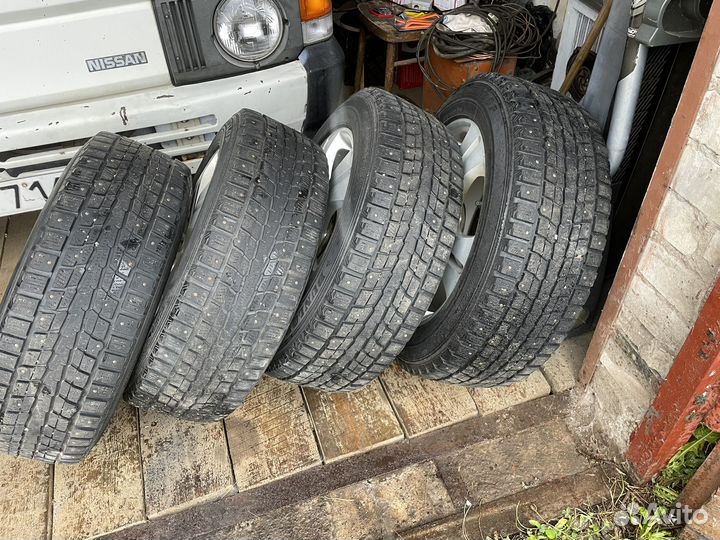 Dunlop SP Winter Ice 01 225/60 R18 D