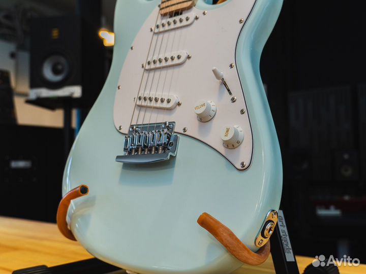 Sterling by Music Man Cutlass CT30SSS Daphne Blue