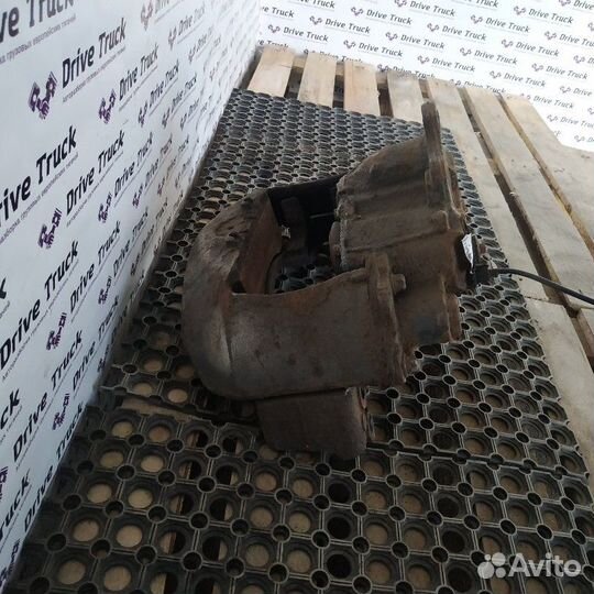 Суппорт тормозной передний левый Renault Magnum