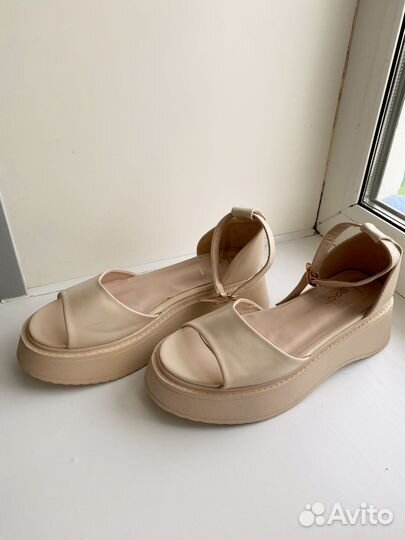 Босоножки женские 37 размер