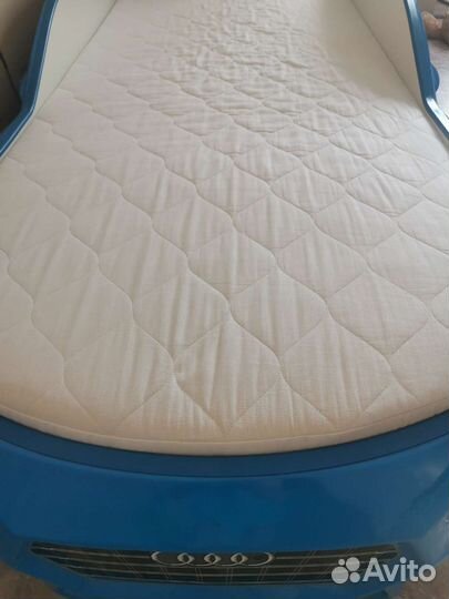 Детская кровать машина с матрасом