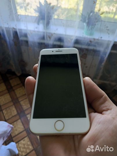 iPhone 8, 64 ГБ
