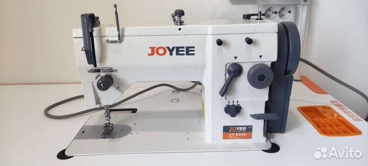 Швейная профессиональная машинка зиг-заг