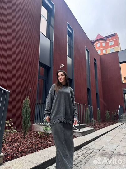 Джинсовая юбка Свитер