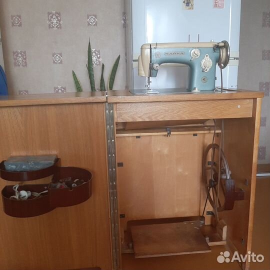 Швейная машинка чайка бу