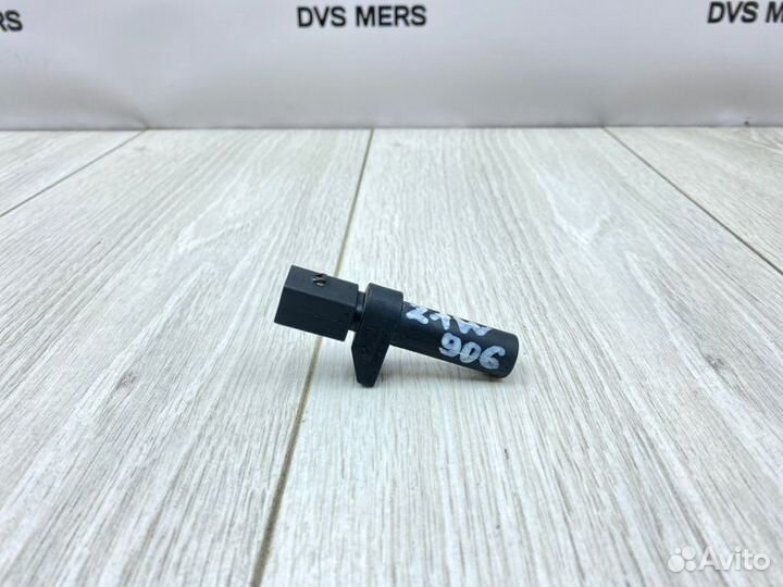 Датчик положения коленвала Mercedes Sprinter W 906