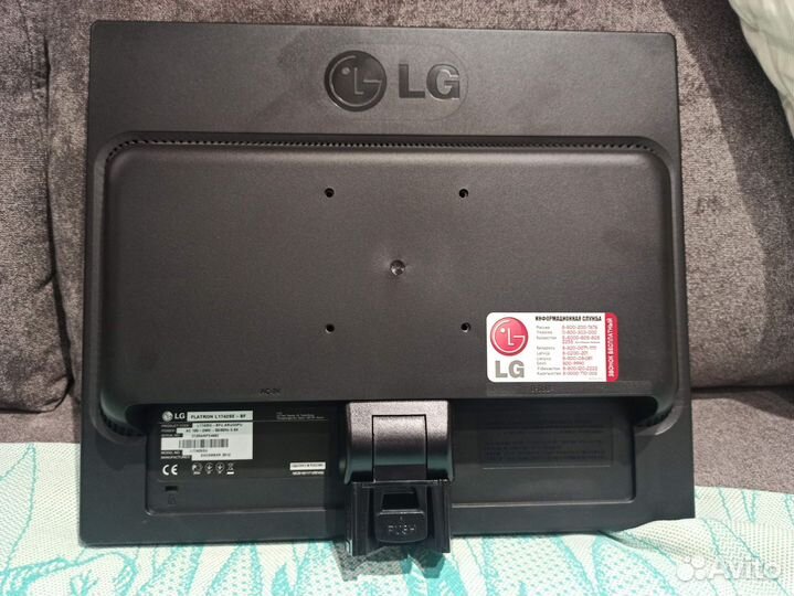 Монитор LG Flatron L1742SE-BF