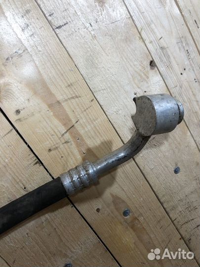 Трубка кондиционера VW Touran 1T0820743A