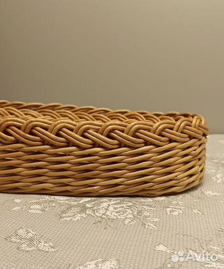 Плетёный поднос