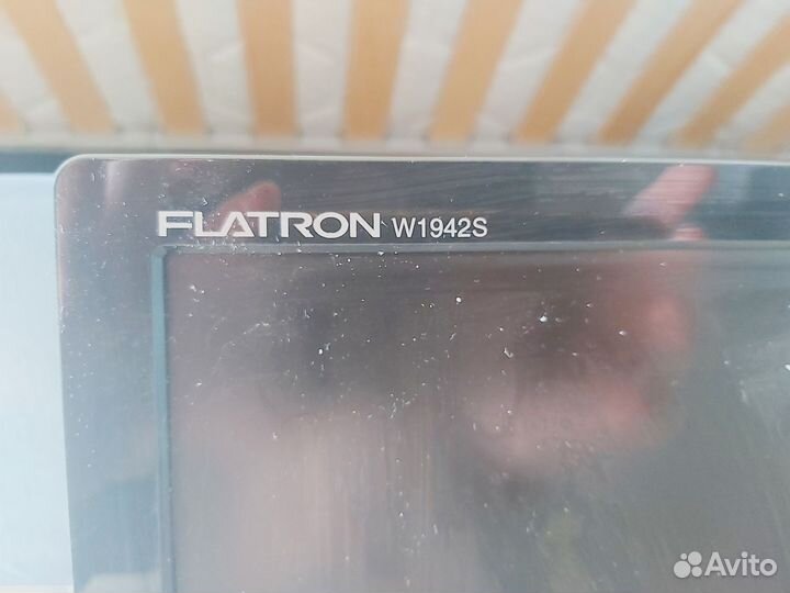 Монитор LG flatron w1942s