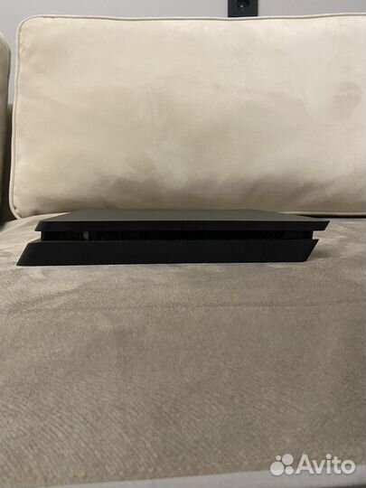 Sony PS4 1tb с играми и 2 геймпадами