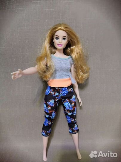 Барби йога на статичном теле