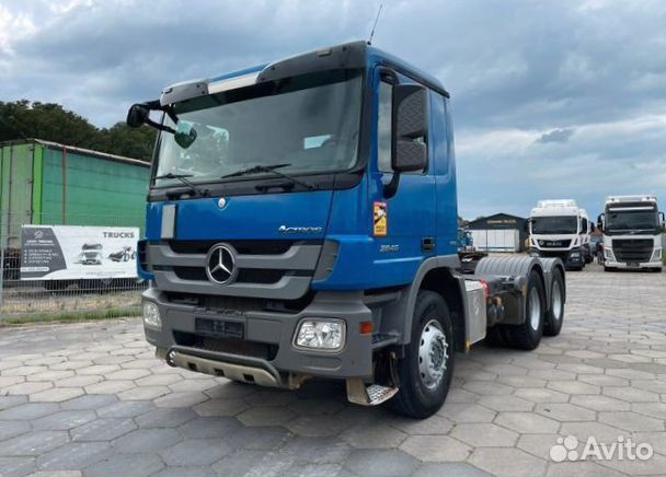 Pазбираем грузовик Mercedes-Benz Actros mpiii 2009