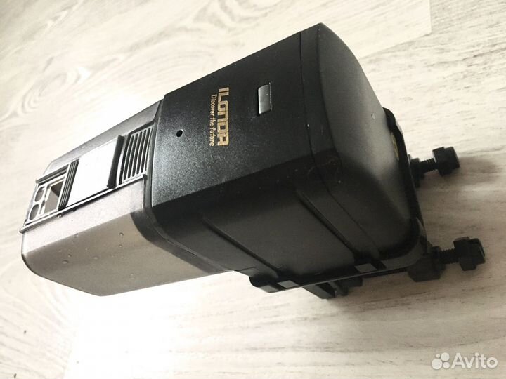 Автоматическая кормушка для рыб