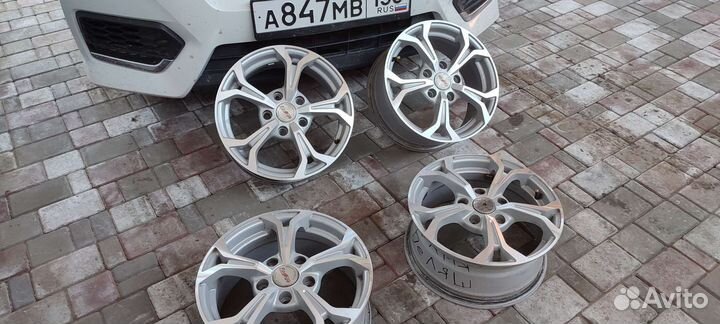 Литые диски r15 5x 114.3 Ниссан