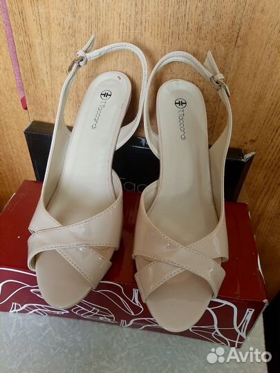 Босоножки женские 39 размер