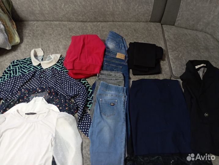 Отдам пакет вещей на женщину 48 размера