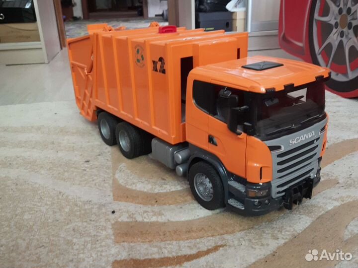 Игрушка машина мусоровоз