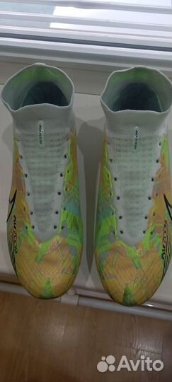 Футбольные бутсы nike