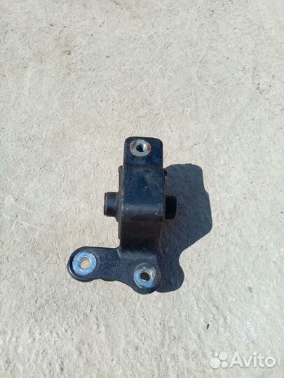 Опора двигателя задняя Хонда Фит 1.5