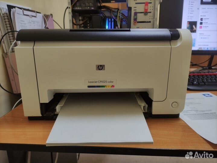Продан Лазерный принтер hp laser jet cp1025 color