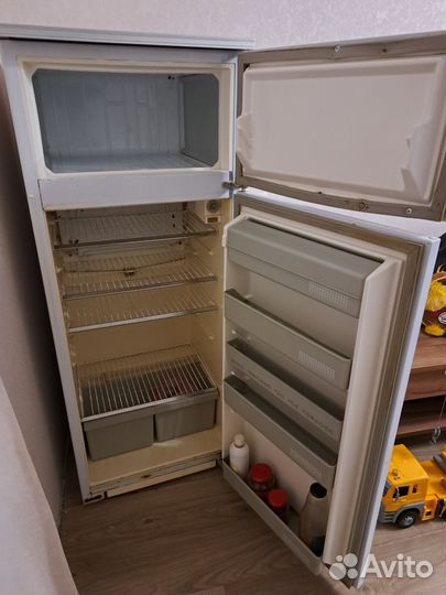 Холодильник бу минск 15м