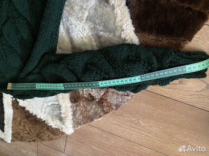 Свитер зеленый с большими лимтьями 48р